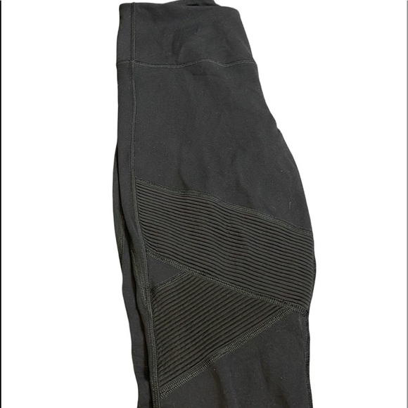 ATHLETA high-rise leggings with ankle zippers, size Small - Picture 4 of 6